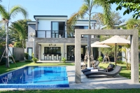 For Sale!! Stunning 3 bedrooms modern loft pool villas locate in Hang Dong, Chiang Mai.